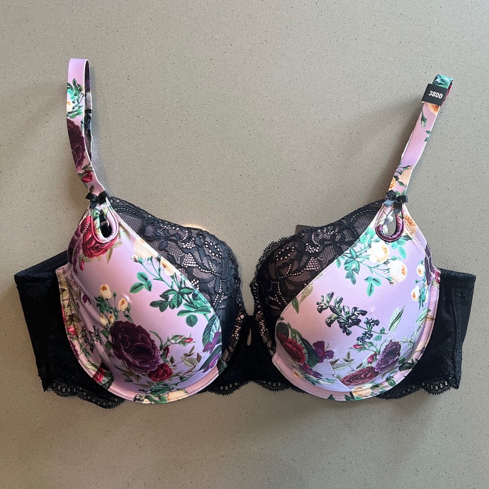 TORRID - NWT Lightly Lined T-Shirt Bra - 38DD